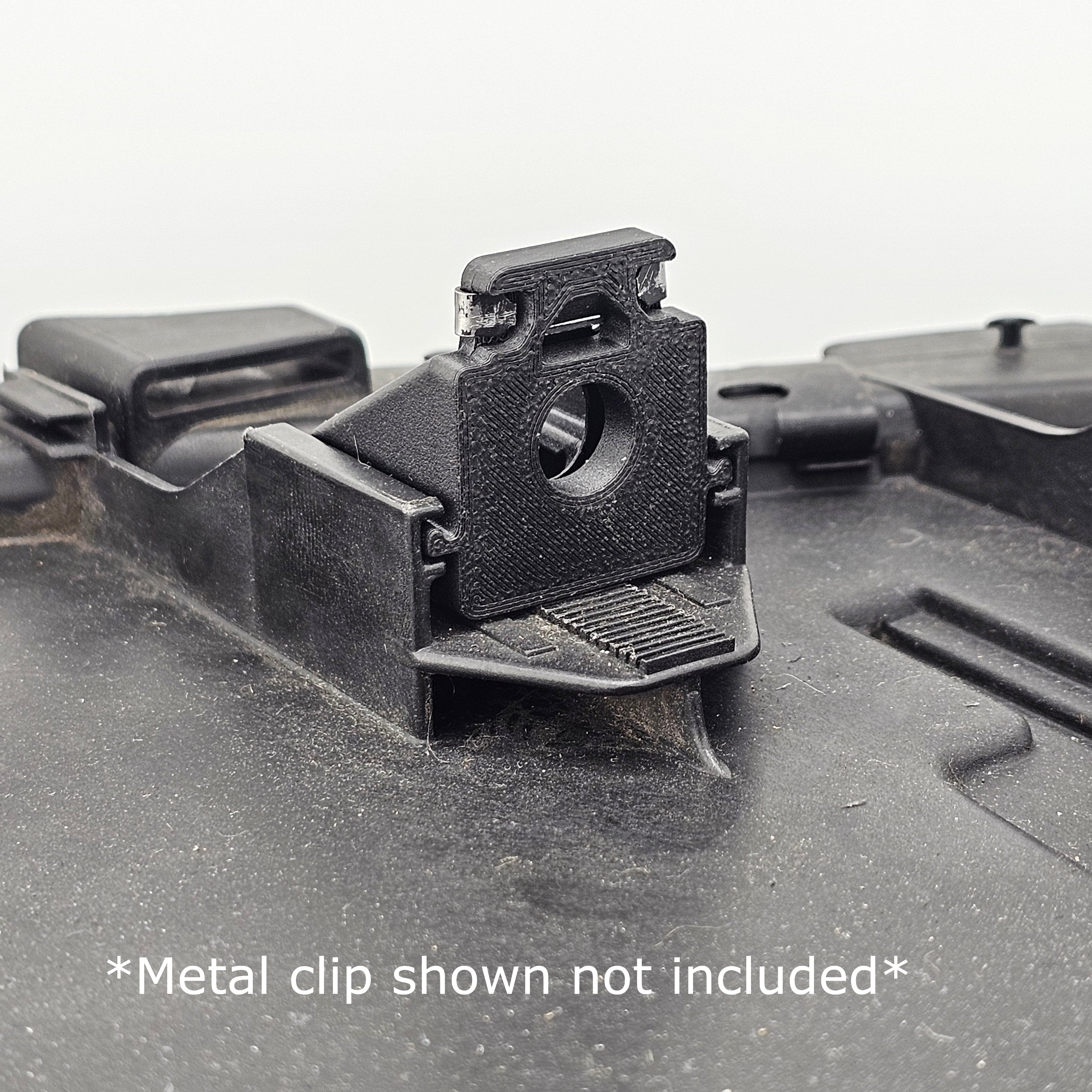 Audi A8 D2 Headlight Mounting Clip