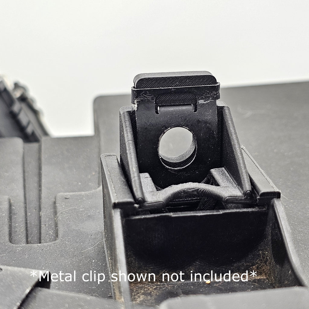Audi A8 D2 Headlight Mounting Clip