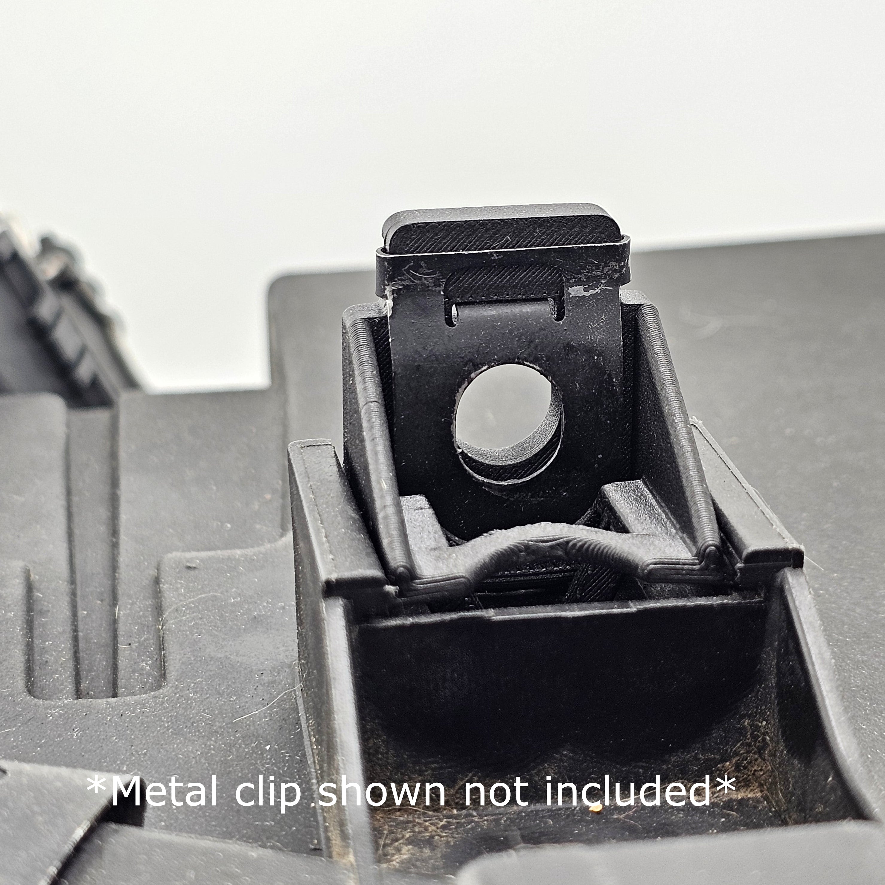Audi A8 D2 Headlight Mounting Clip