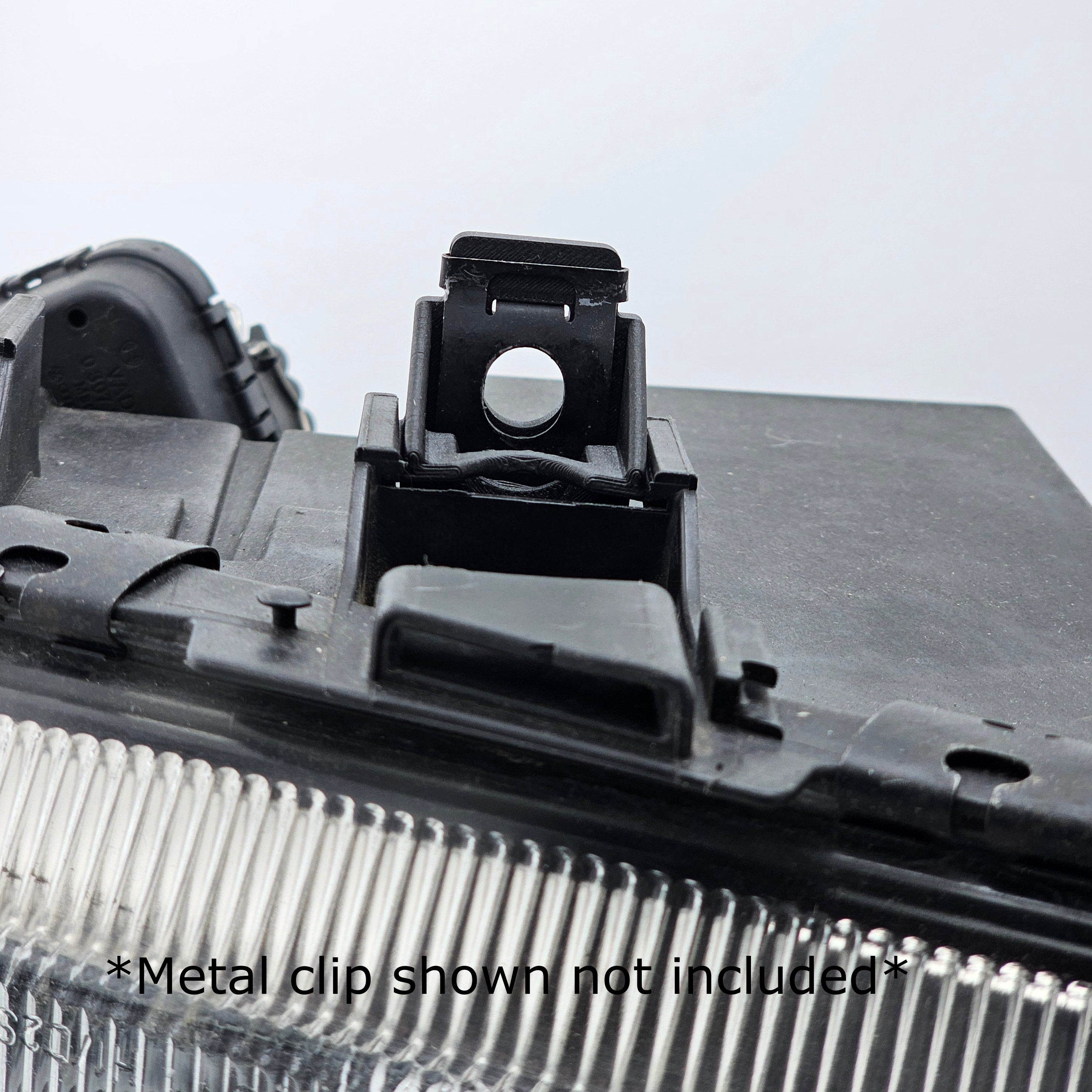 Audi A8 D2 Headlight Mounting Clip